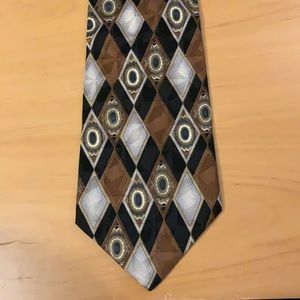 LT BECKETT SILK TIE BLACK/CARMEL /CREME SHADOW